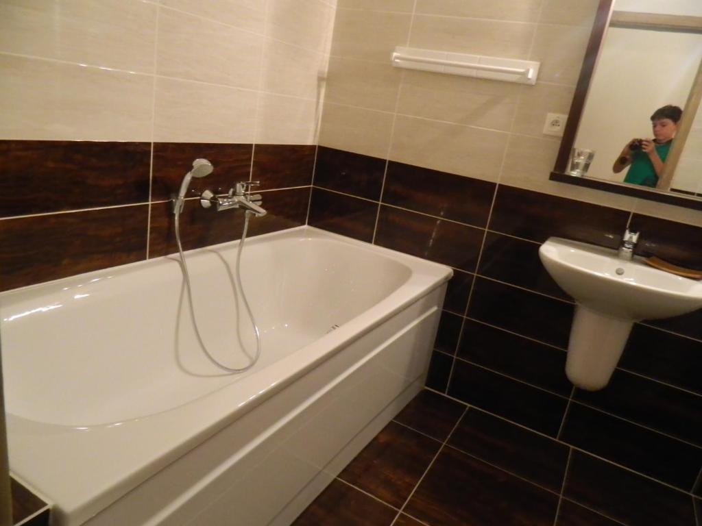 Kastiel Biela Dama A Cierny Rytier Hotel Krompachy Cameră foto