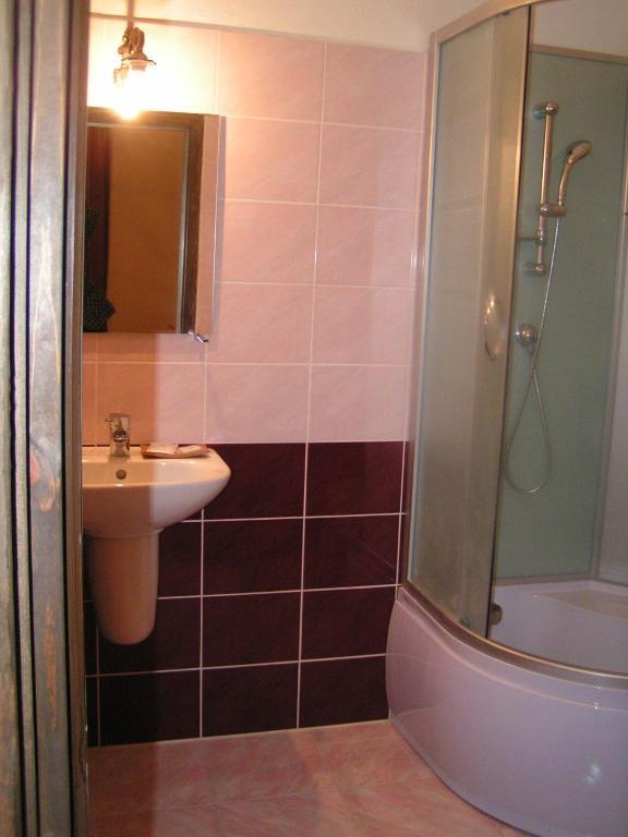 Kastiel Biela Dama A Cierny Rytier Hotel Krompachy Cameră foto