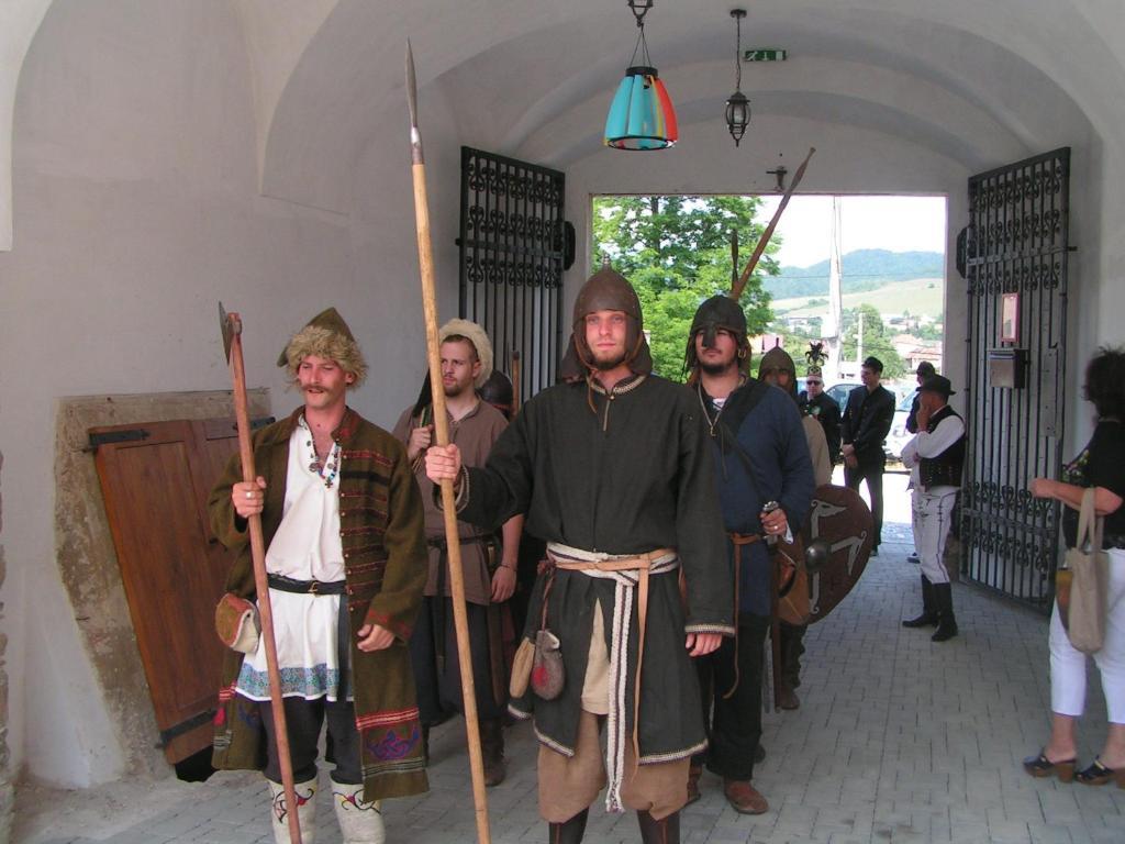 Kastiel Biela Dama A Cierny Rytier Hotel Krompachy Exterior foto