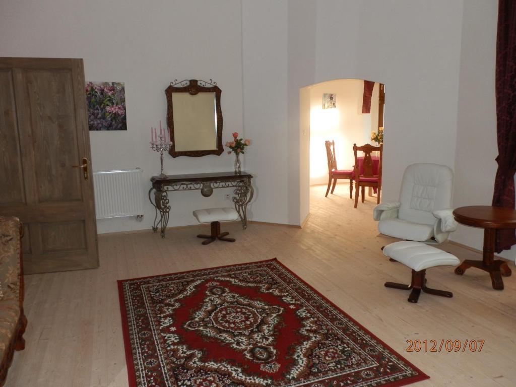 Kastiel Biela Dama A Cierny Rytier Hotel Krompachy Cameră foto