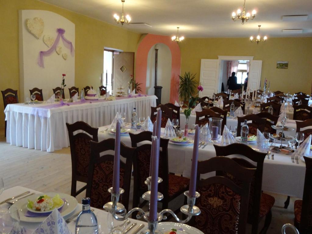 Kastiel Biela Dama A Cierny Rytier Hotel Krompachy Exterior foto